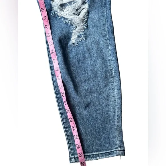 Judy Blue Distressed Boyfriend Fit Jeans - Picture 7 of 7